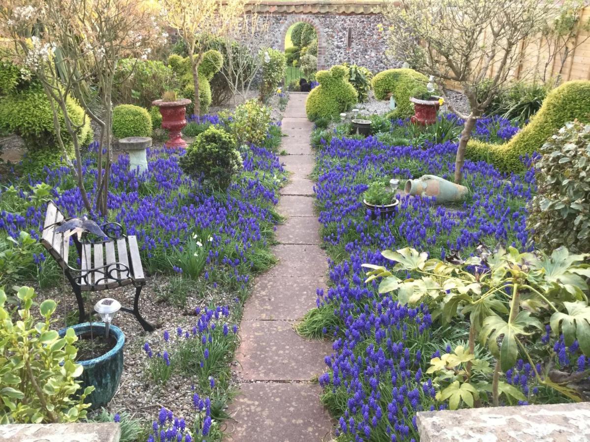 Flint Cottage Stiffkey ภายนอก รูปภาพ