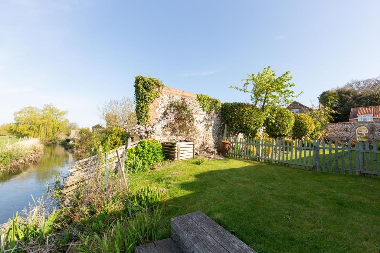 Flint Cottage Stiffkey ภายนอก รูปภาพ